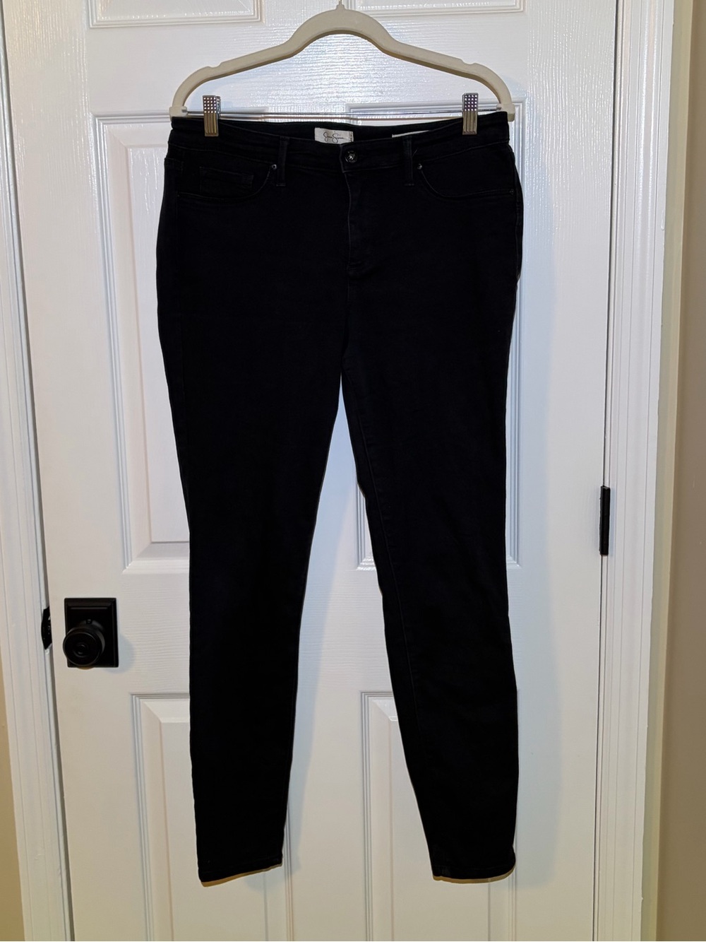 Jessica Simpson Black Super Skinny Stretch Denim Jeans. Size 31 Length 30